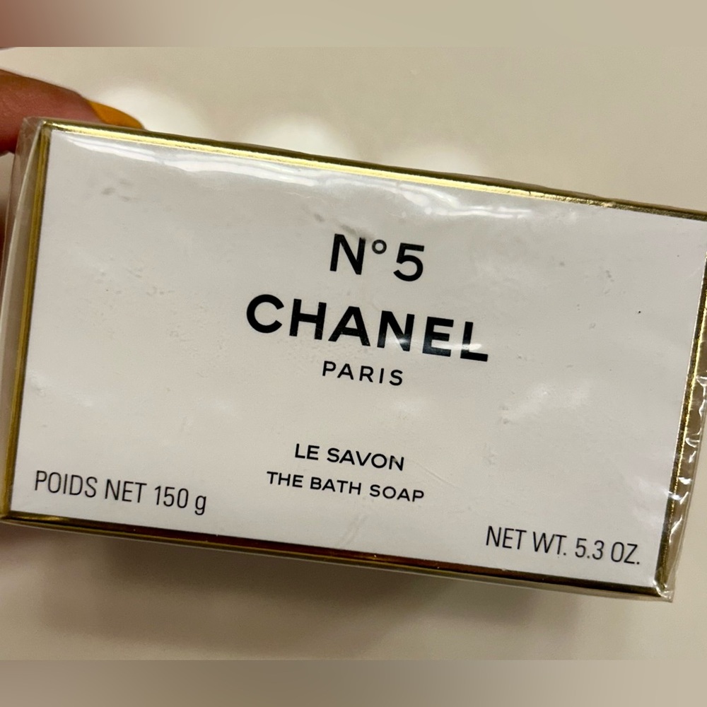 CHANEL No. 5 Le Savon Bath Soap - White and Gold